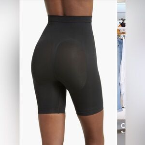 SKIMS Seamless Sculpt Mid Thigh Shorts